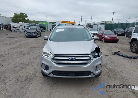2017 Ford Escape Titanium из США, поврежденный, VIN 1FMCU0J9XHUA75058